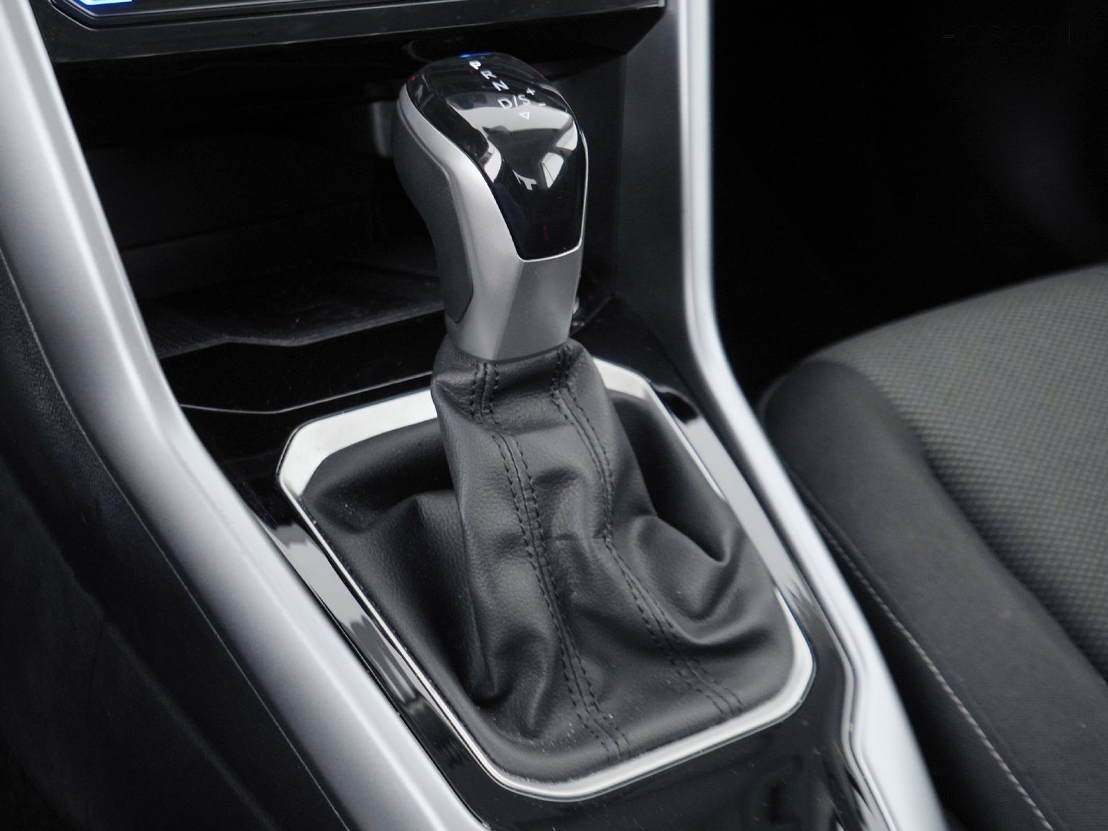 22 - Volkswagen T-Roc 2.0 tdi scr 150cv life dsg