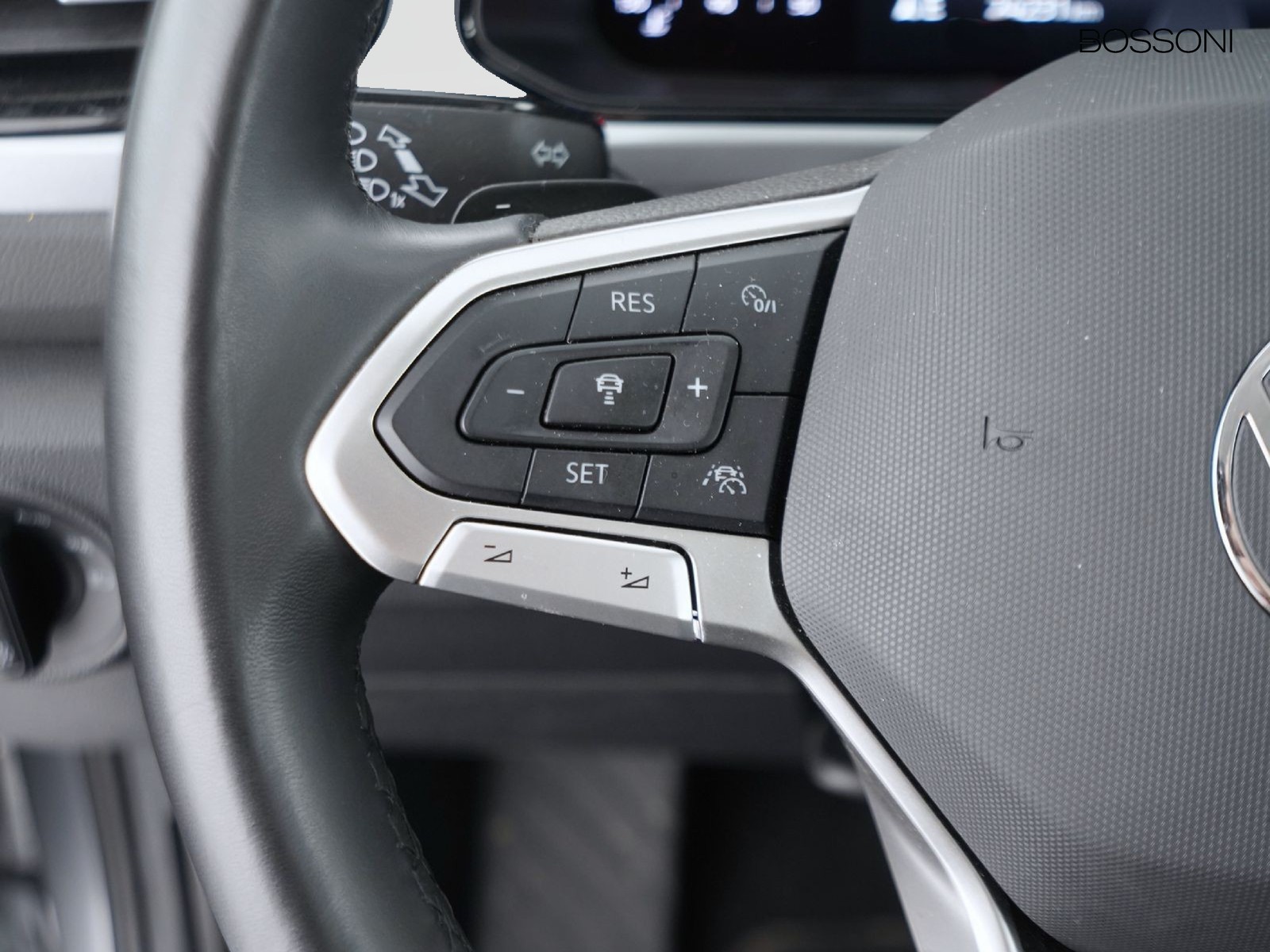 24 - Volkswagen T-Roc 2.0 tdi scr 150cv life dsg