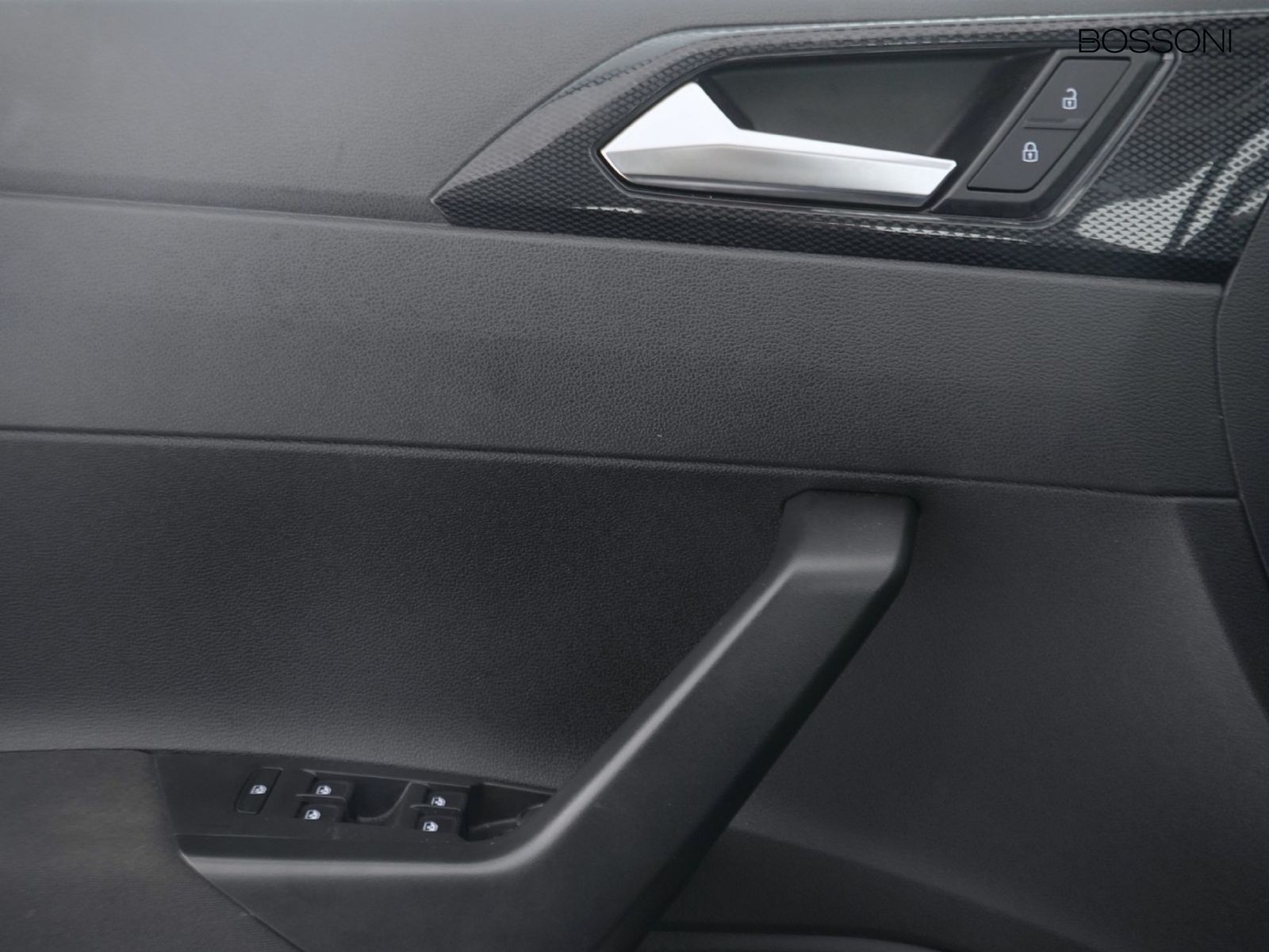 17 - Volkswagen Taigo 1.0 tsi 115cv life