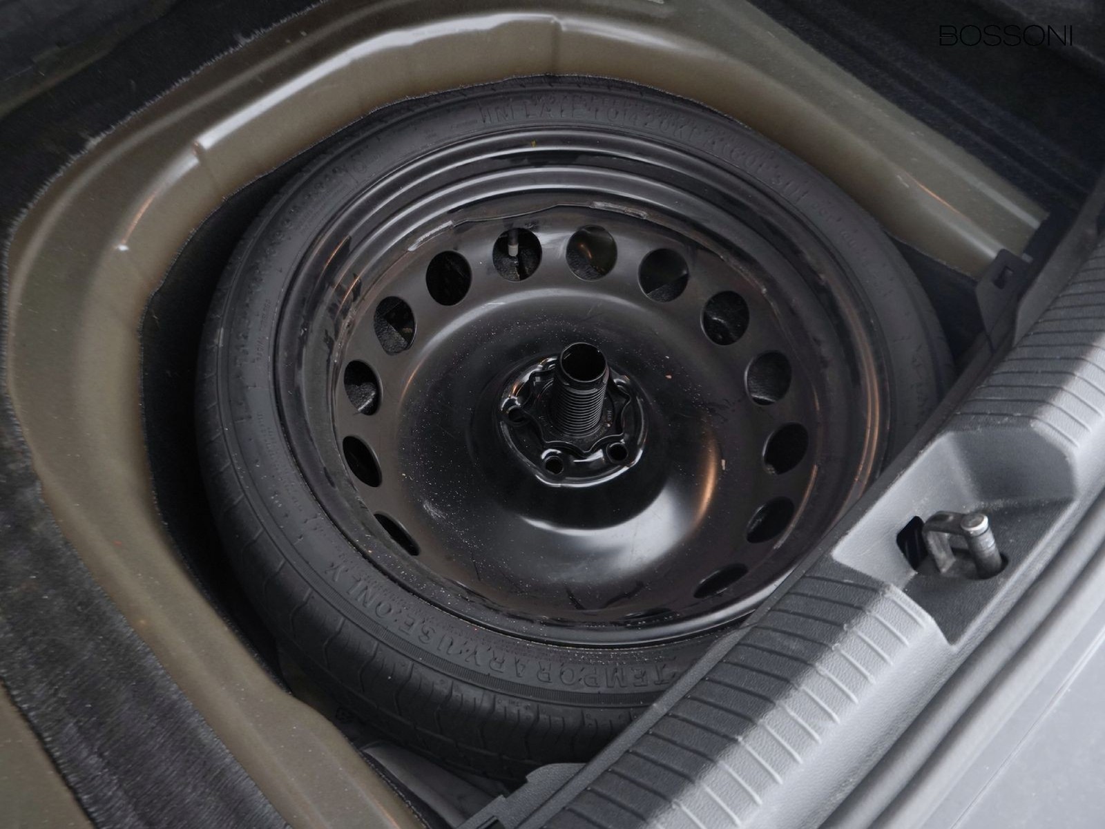 32 - Volkswagen Taigo 1.0 tsi 115cv life