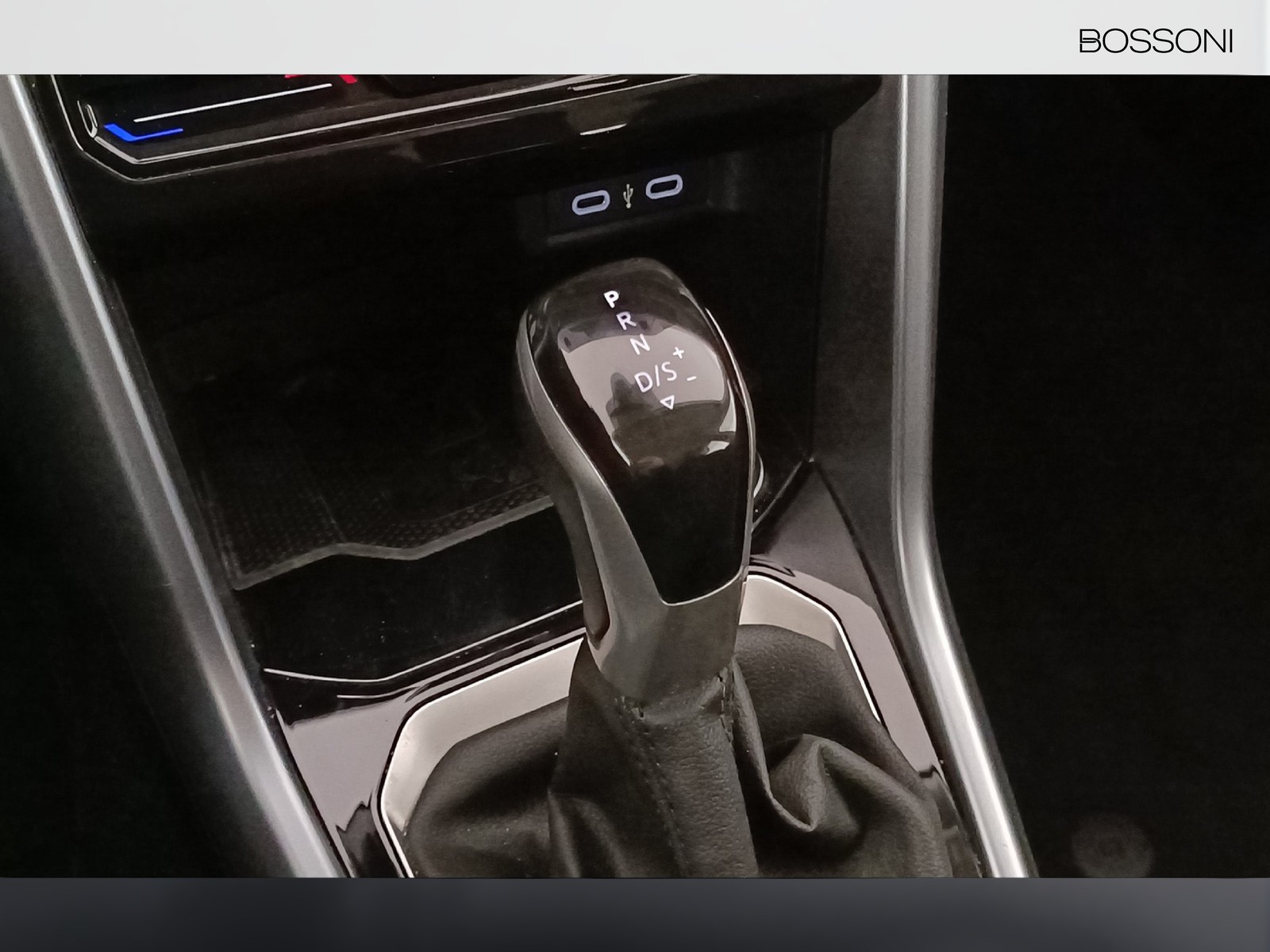 12 - Volkswagen T-Roc 2.0 tdi scr 150cv life dsg