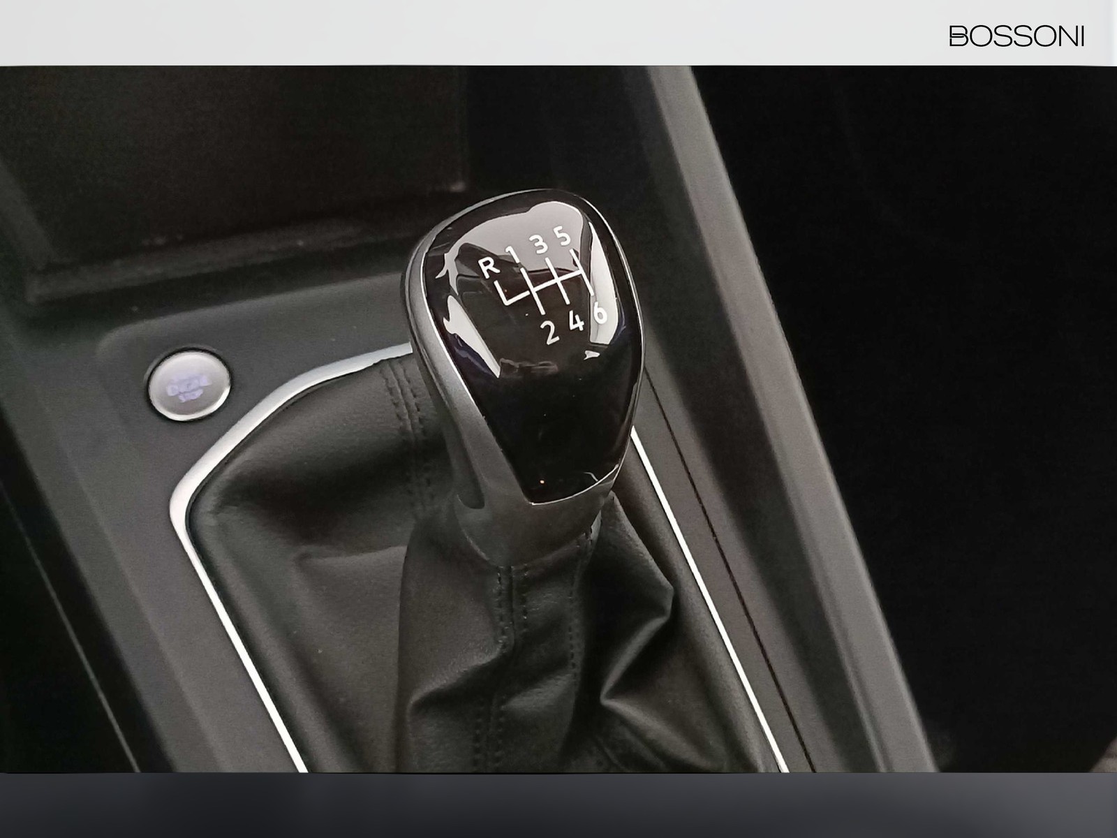 12 - Volkswagen Golf 2.0 tdi scr 115cv life