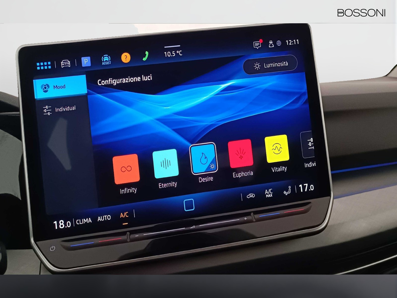 23 - Volkswagen Golf 2.0 tdi scr 115cv life