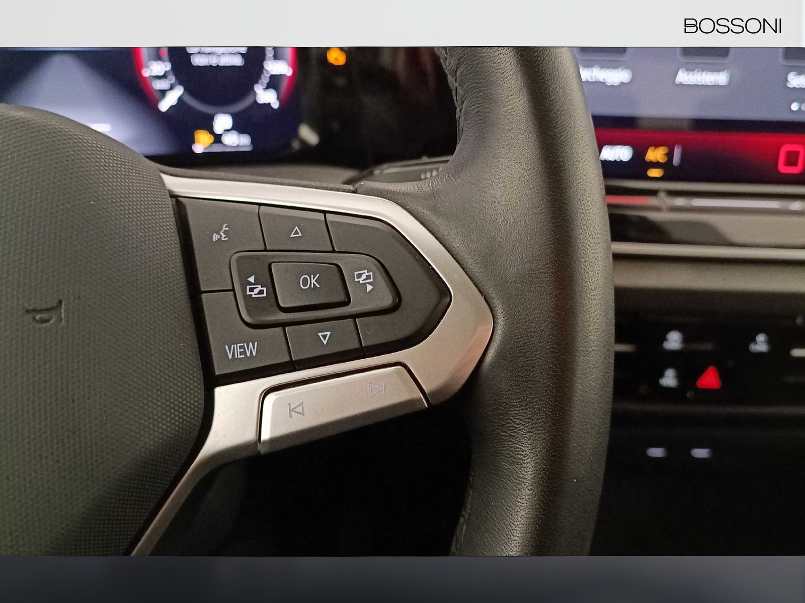 27 - Volkswagen Golf 2.0 tdi scr 115cv life