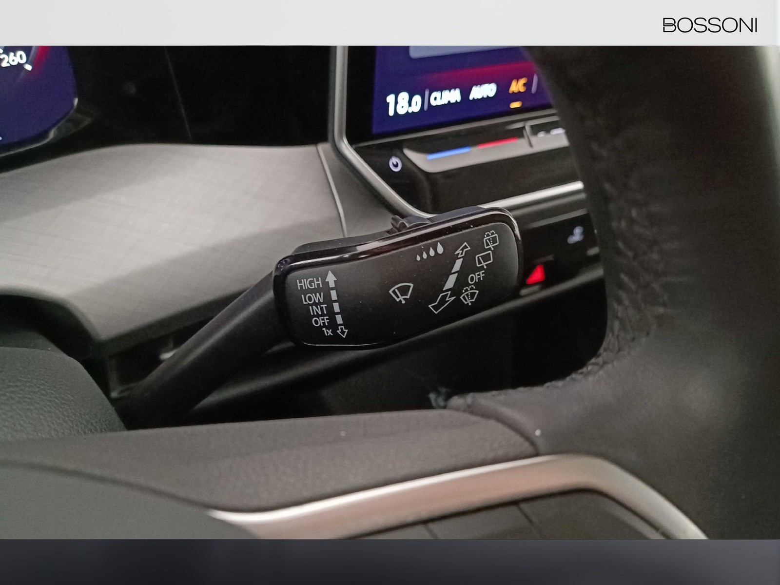 28 - Volkswagen Golf 2.0 tdi scr 115cv life