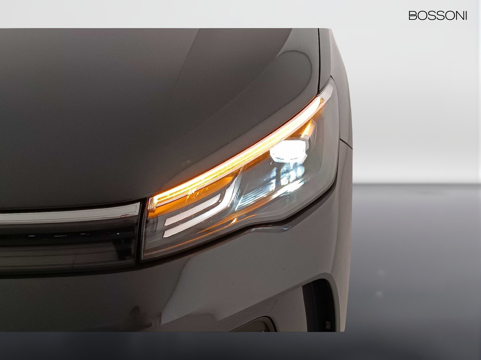 39 - Volkswagen Tiguan 2.0 tdi scr 150cv life dsg