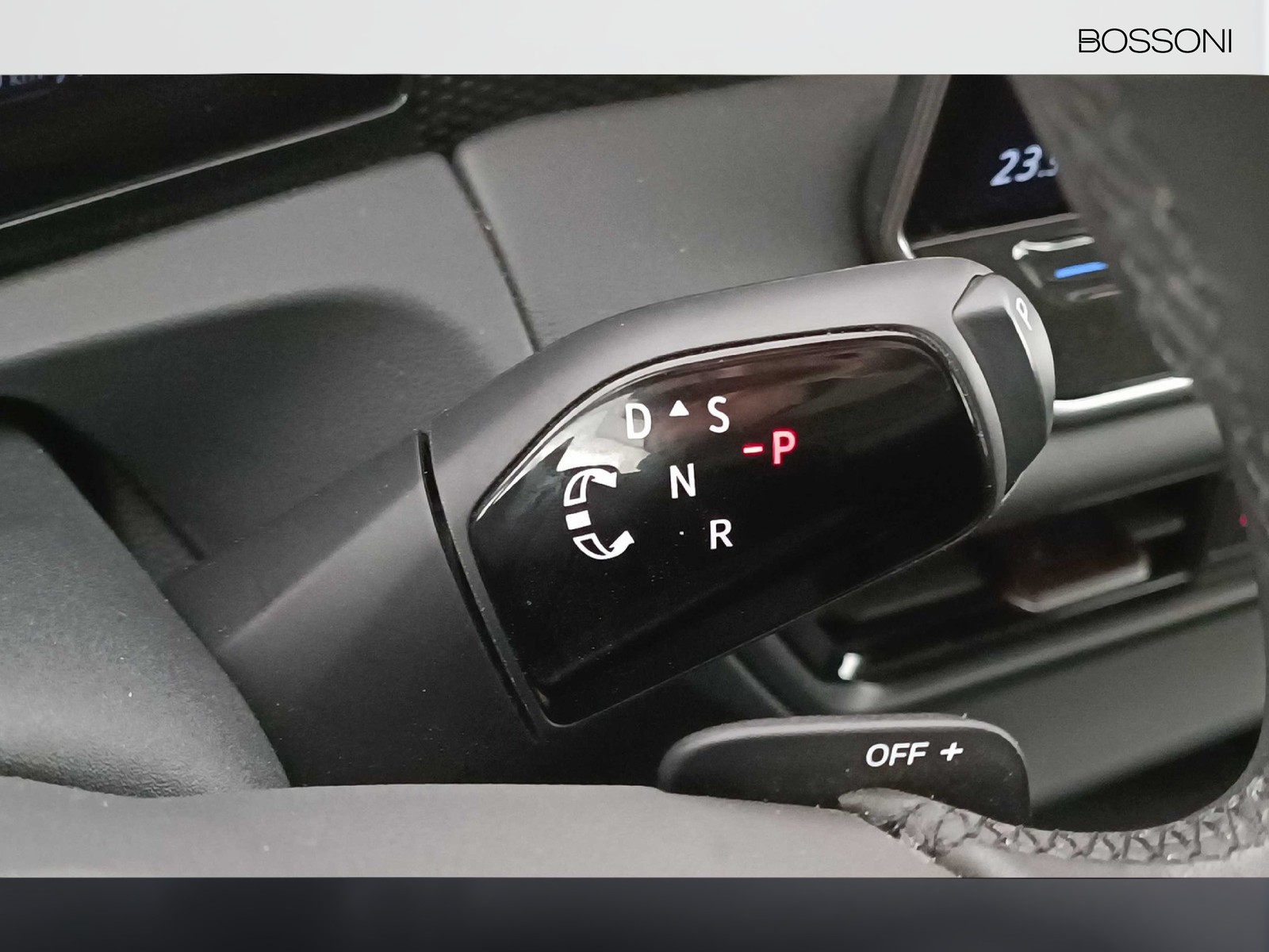 12 - Volkswagen Tiguan 2.0 tdi scr 150cv life dsg