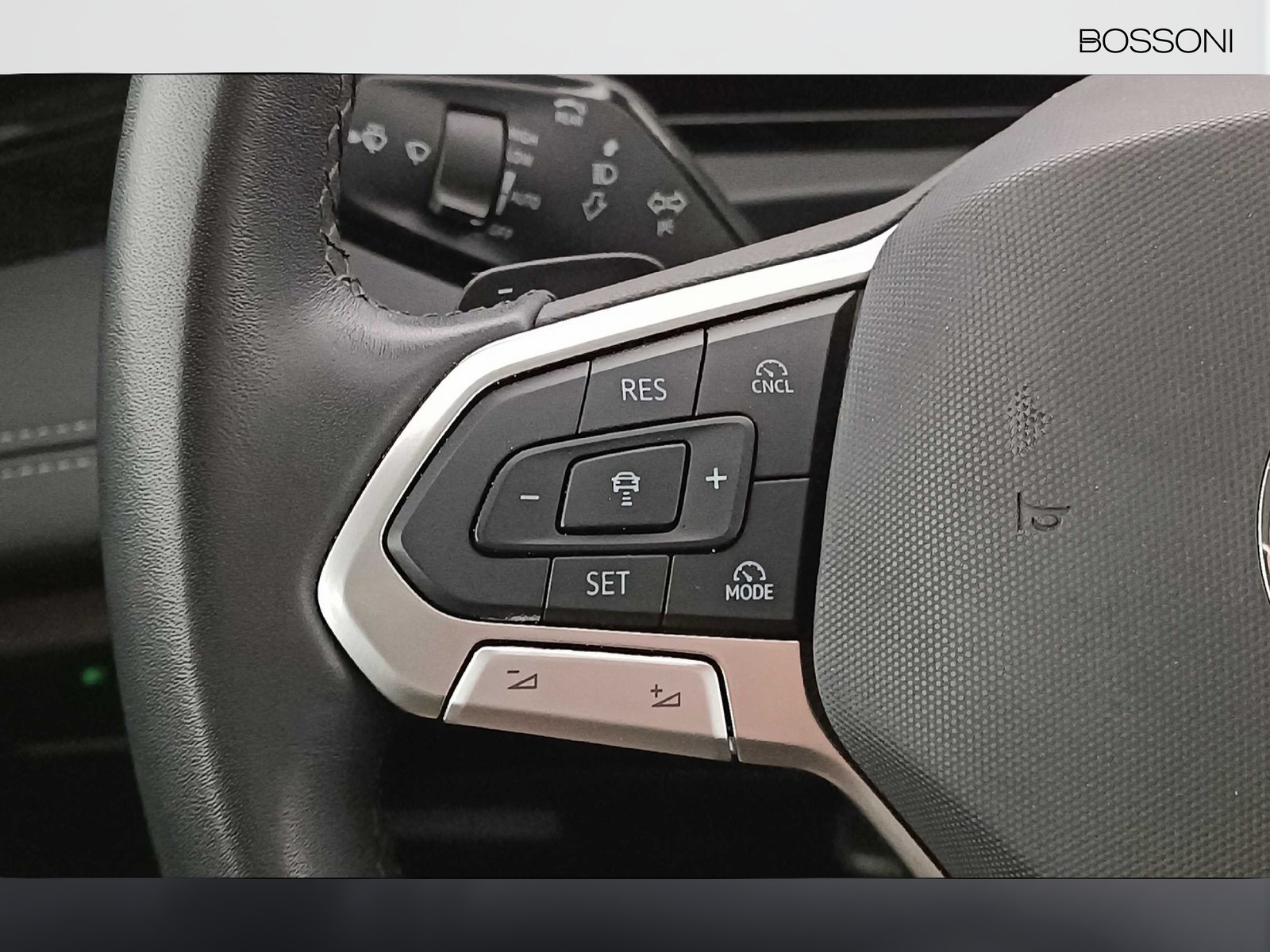 23 - Volkswagen Tiguan 2.0 tdi scr 150cv life dsg