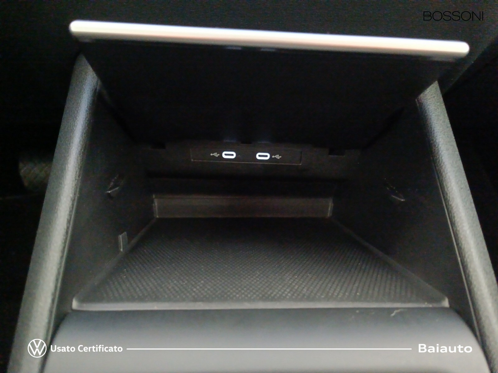 12 - Volkswagen Tiguan 2.0 tdi scr 150cv life dsg