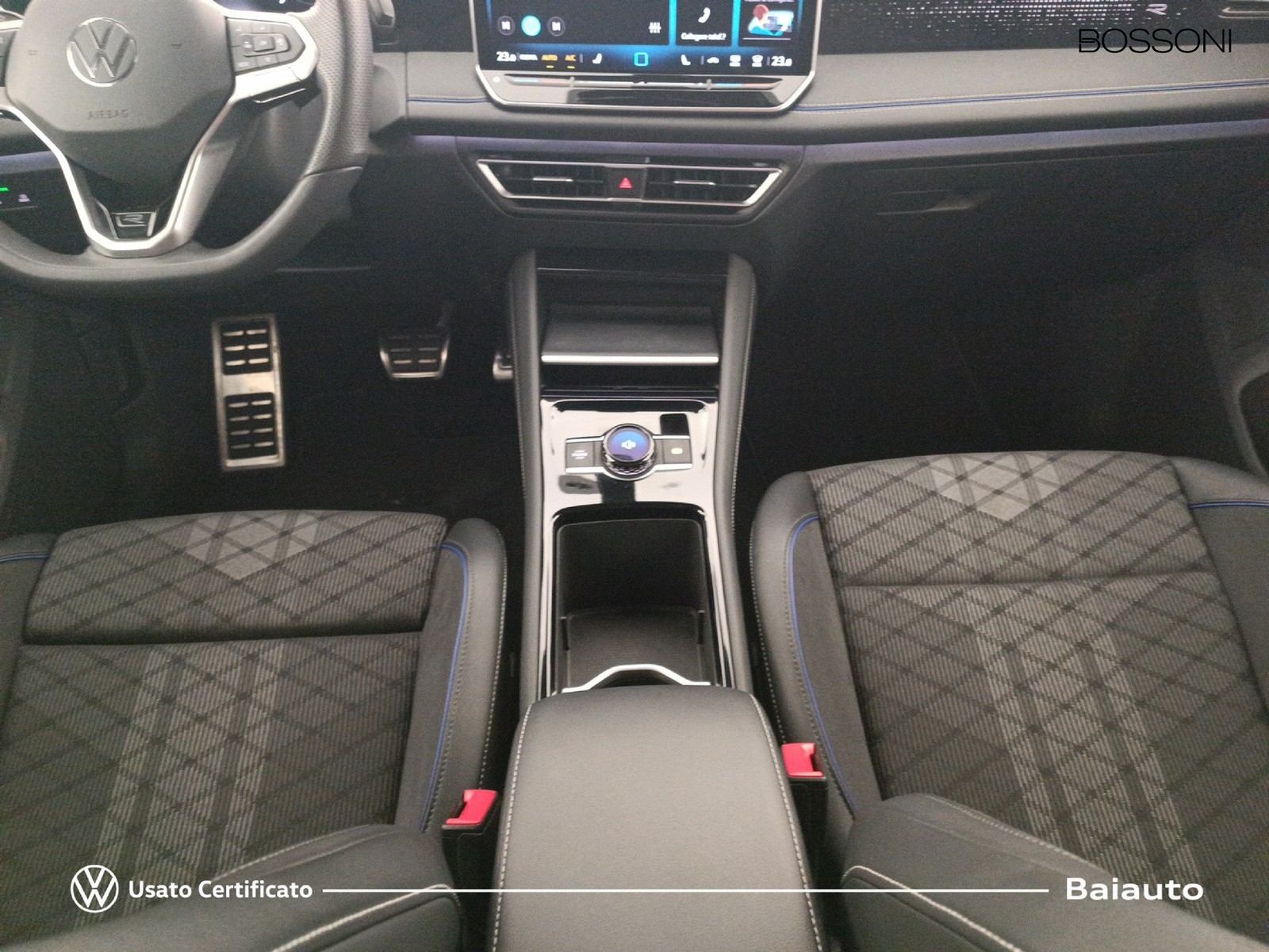 14 - Volkswagen Tiguan 2.0 tdi scr 150cv r-line dsg