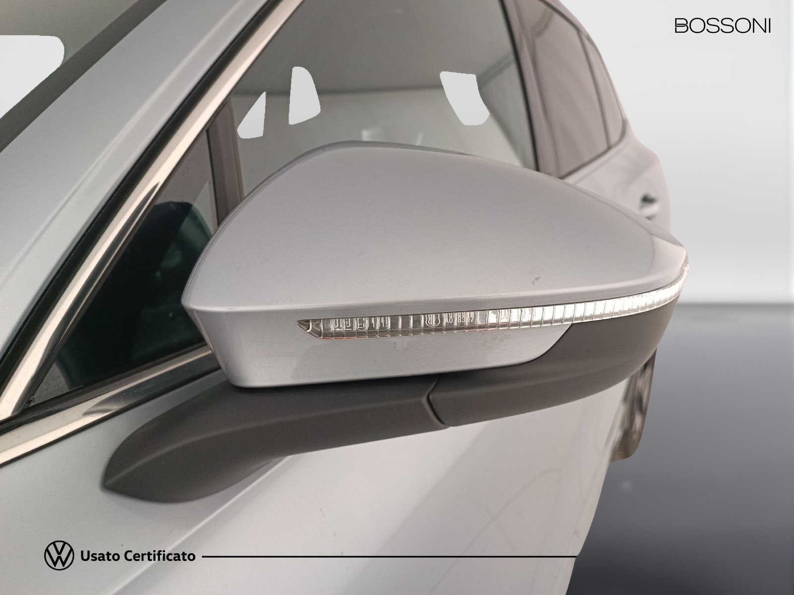 26 - Volkswagen Tiguan 2.0 tdi scr 150cv r-line dsg