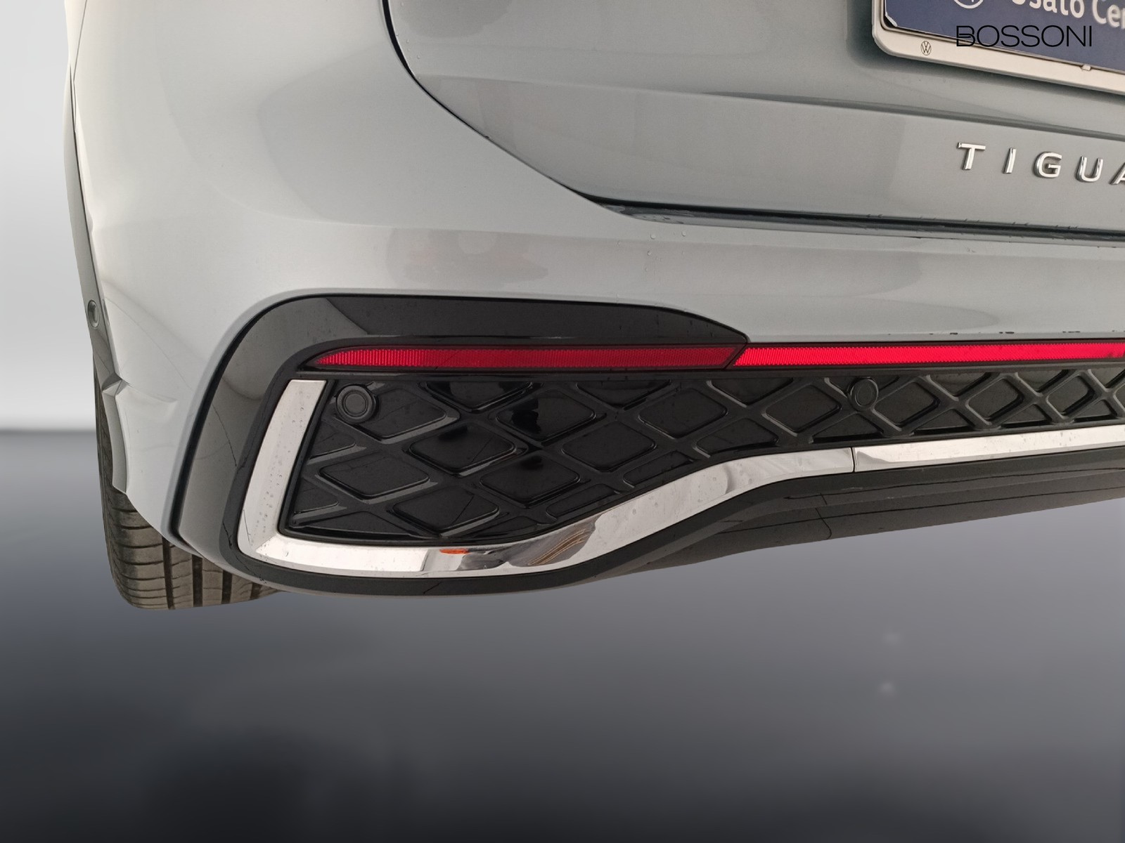 32 - Volkswagen Tiguan 2.0 tdi scr 150cv r-line dsg