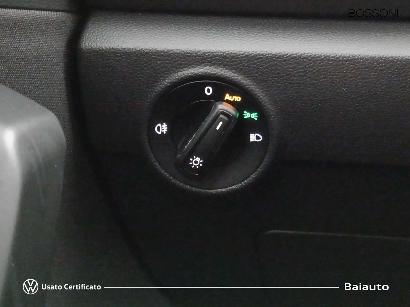 17 - Volkswagen T-Roc 2.0 tdi scr 150cv life dsg