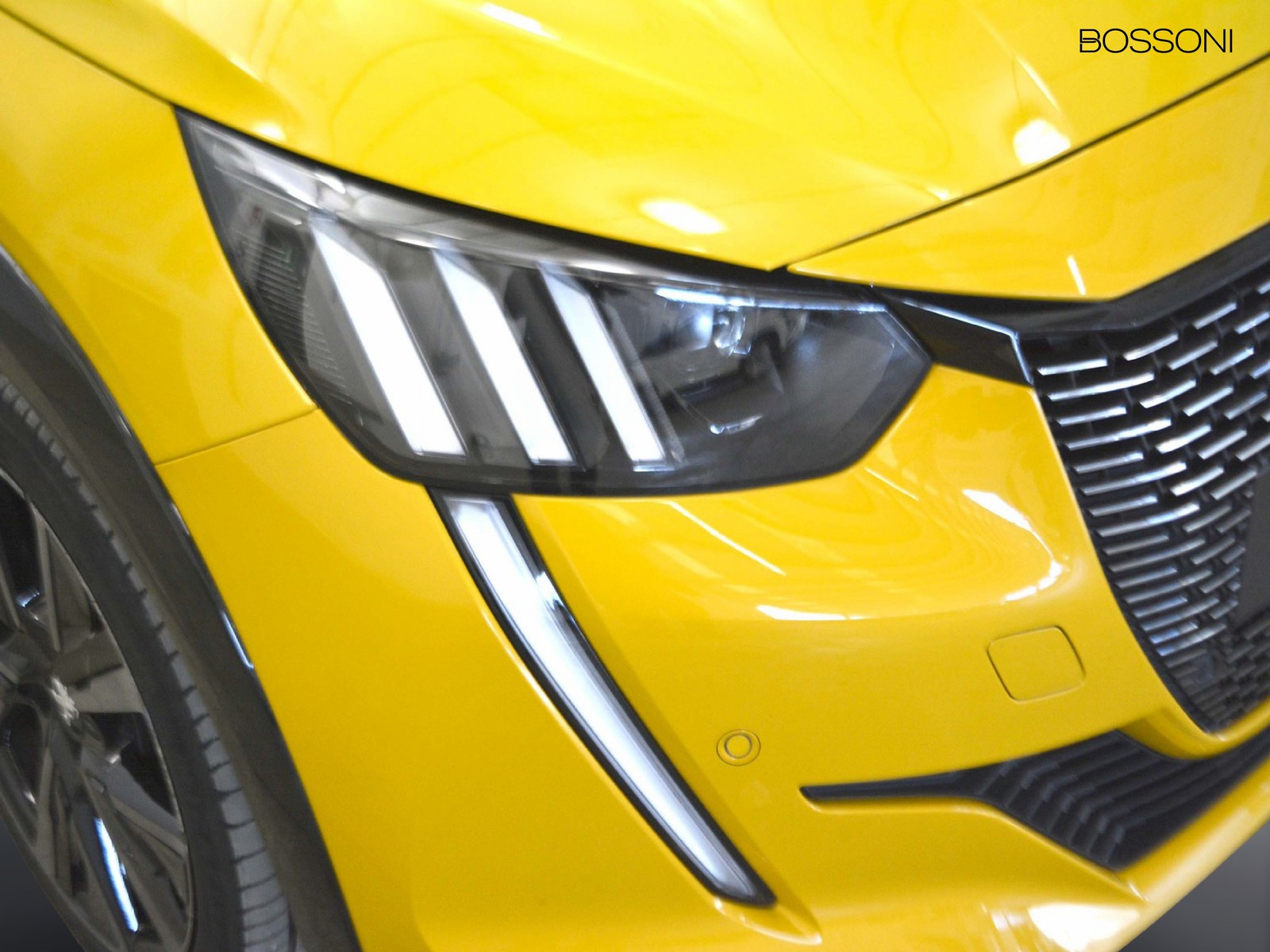 21 - Peugeot 208 5 porte 1.2 puretech gt s&s