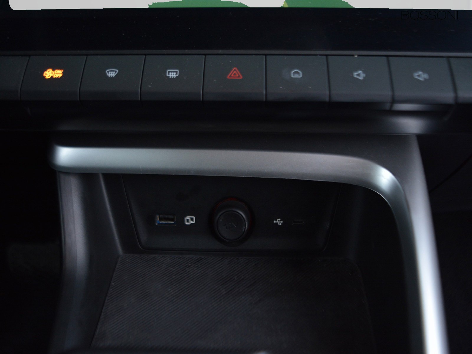 11 - Mg ZS 1.5 hybrid+ luxury auto