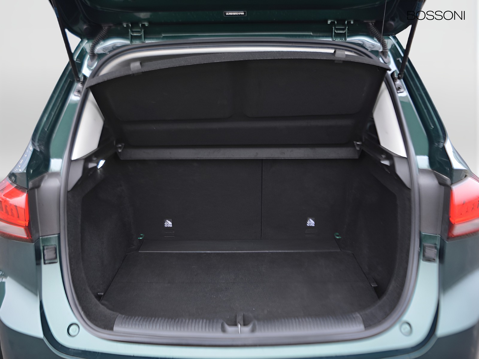 14 - Mg ZS 1.5 hybrid+ luxury auto