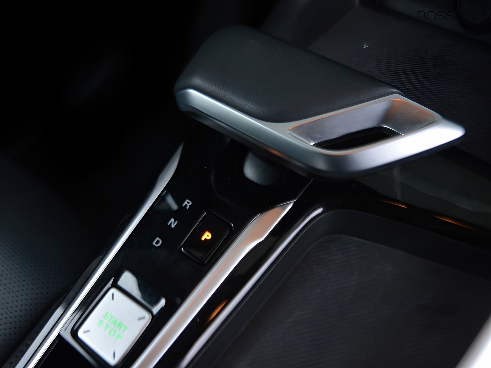 18 - Mg ZS 1.5 hybrid+ luxury auto