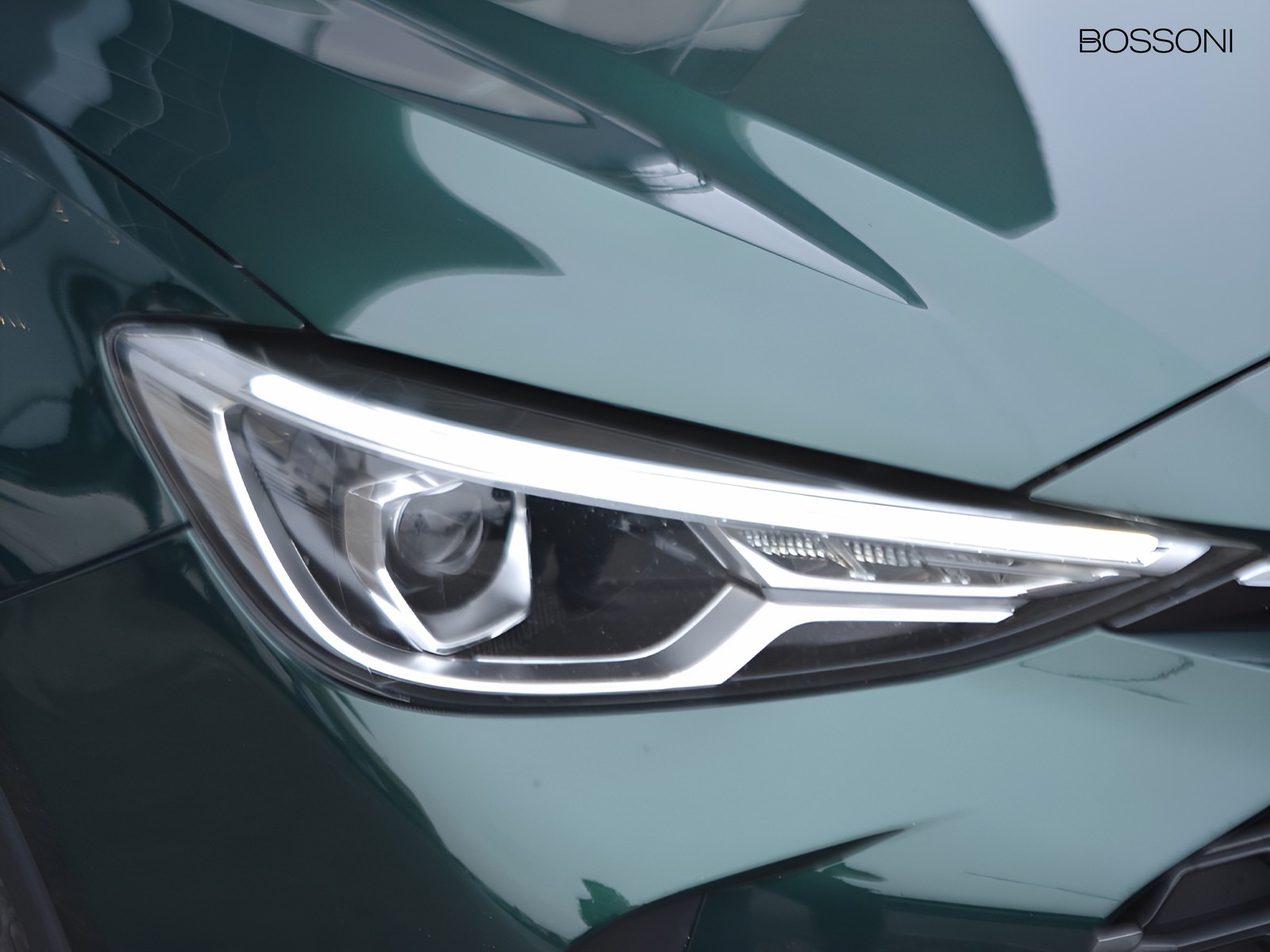 21 - Mg ZS 1.5 hybrid+ luxury auto