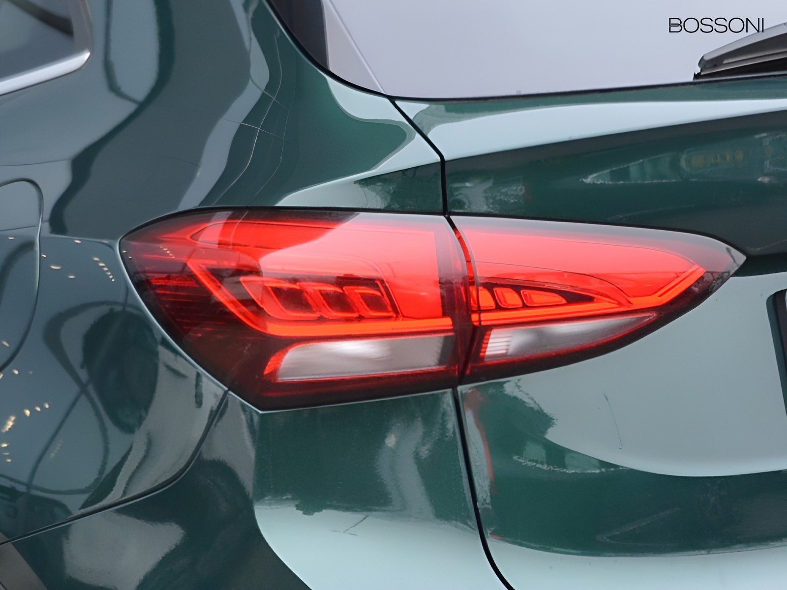 22 - Mg ZS 1.5 hybrid+ luxury auto