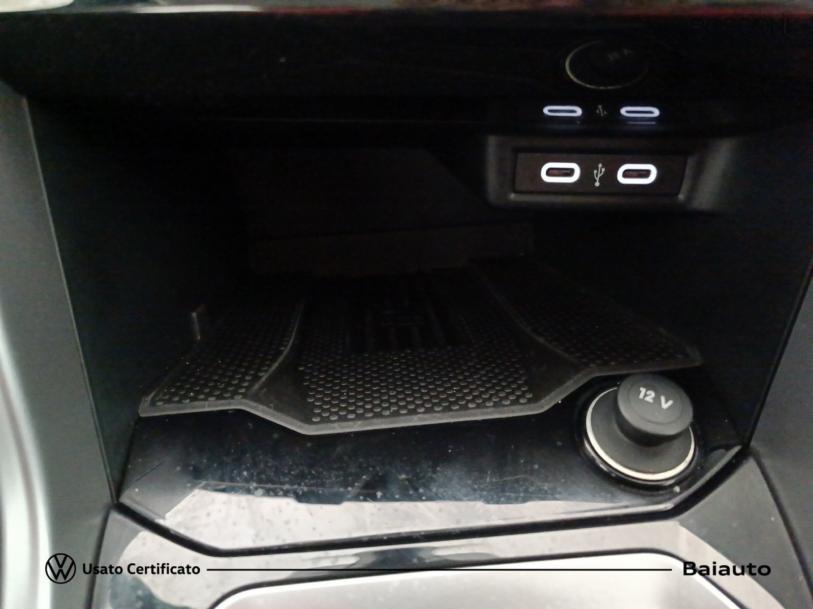 12 - Volkswagen T-Roc 2.0 tdi scr 115cv life