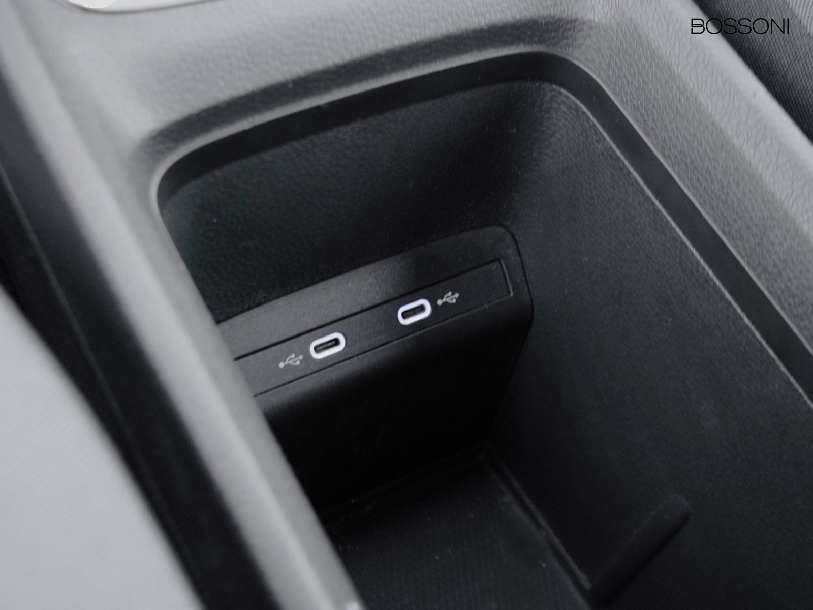 24 - Volkswagen ID.3 58 kwh pro performance active