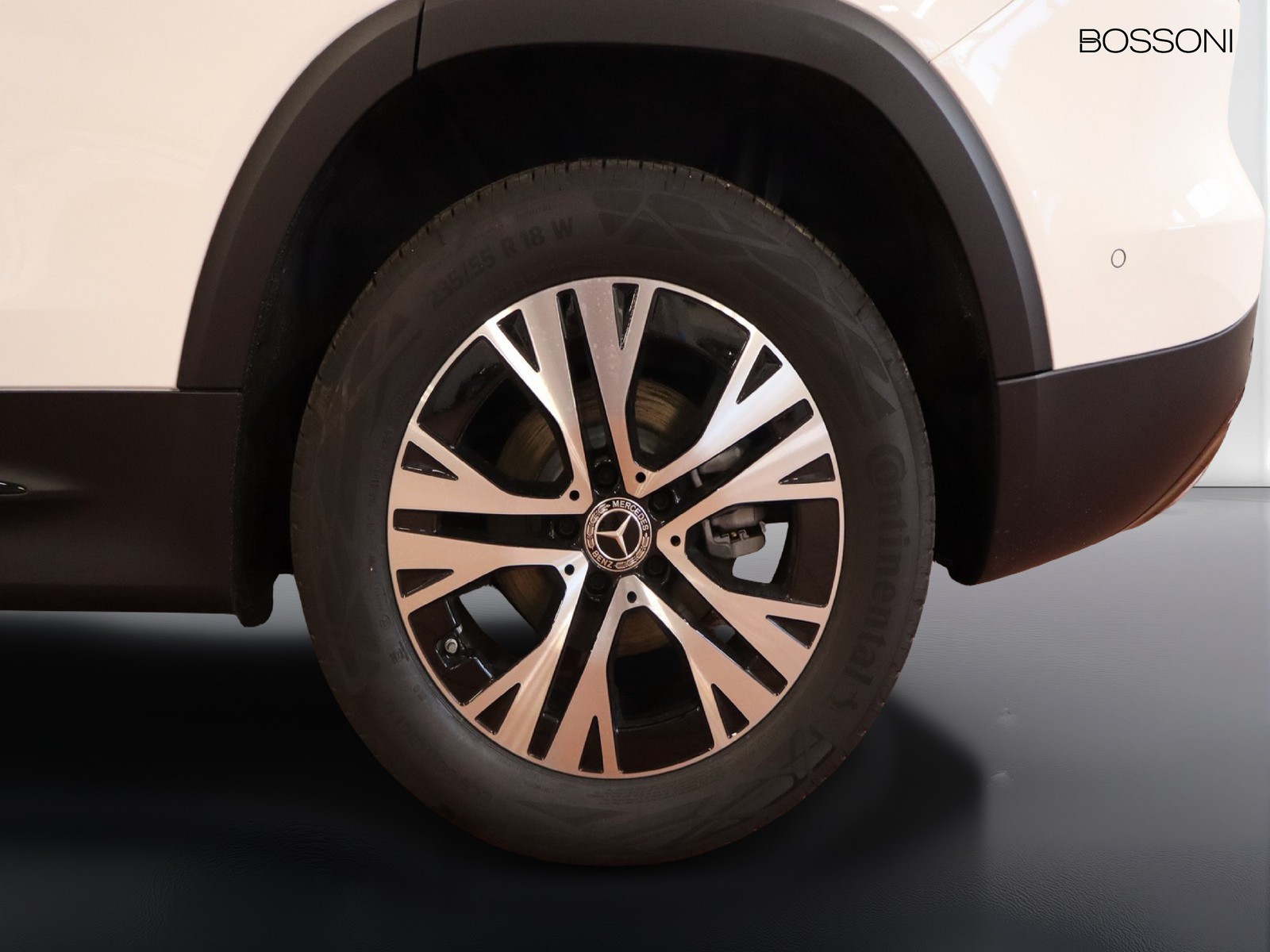 4 - Mercedes GLB 200 d progressive advanced plus 8g-dct