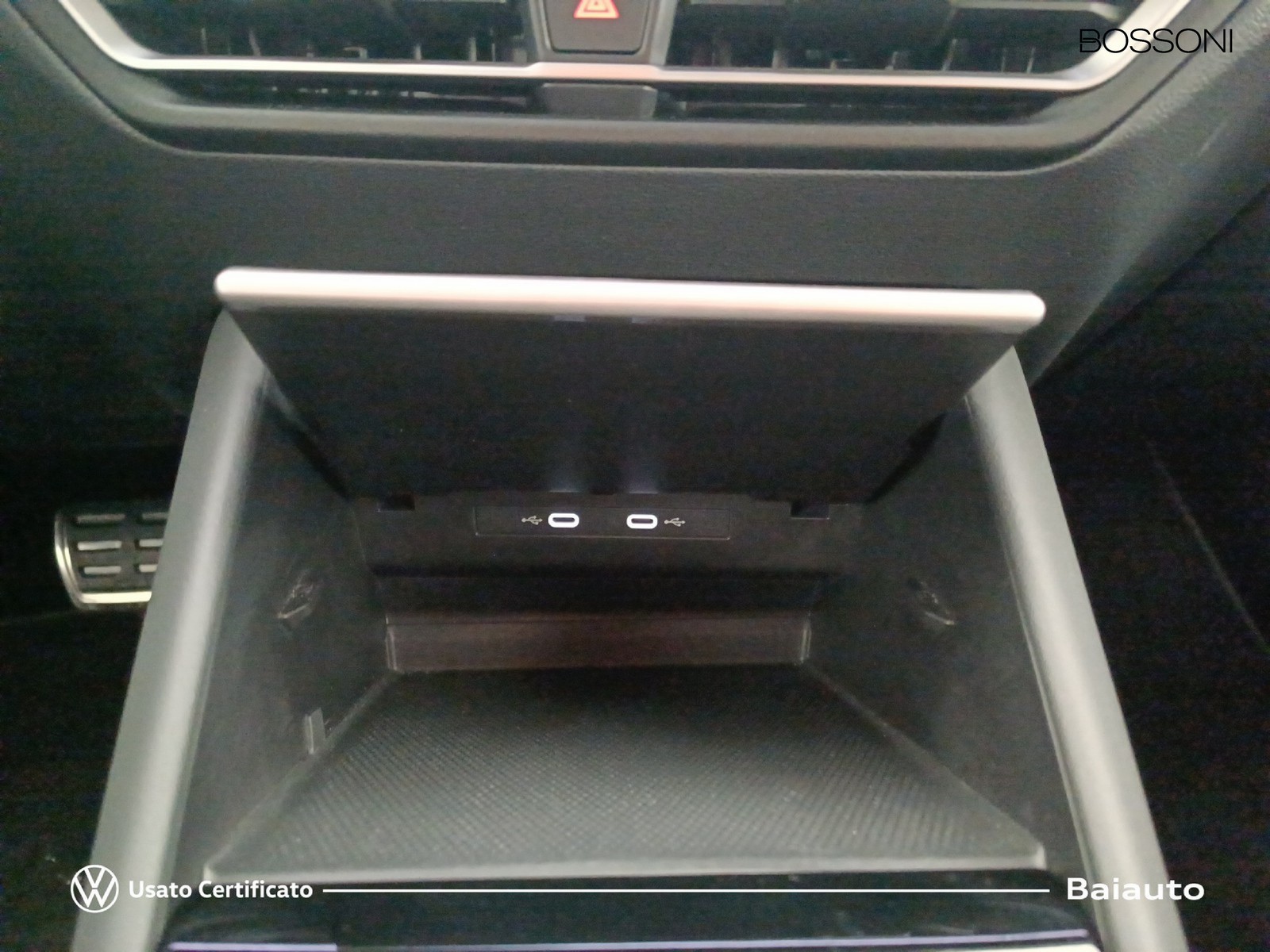 12 - Volkswagen Tiguan 2.0 tdi scr 150cv r-line dsg