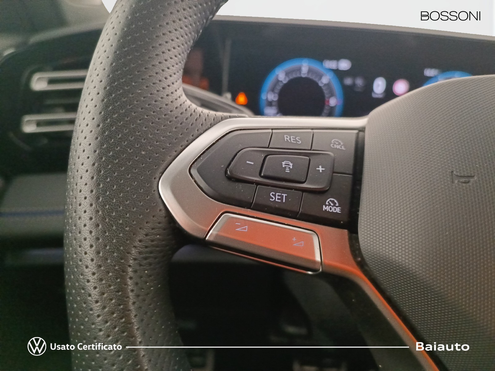 15 - Volkswagen Tiguan 2.0 tdi scr 150cv r-line dsg