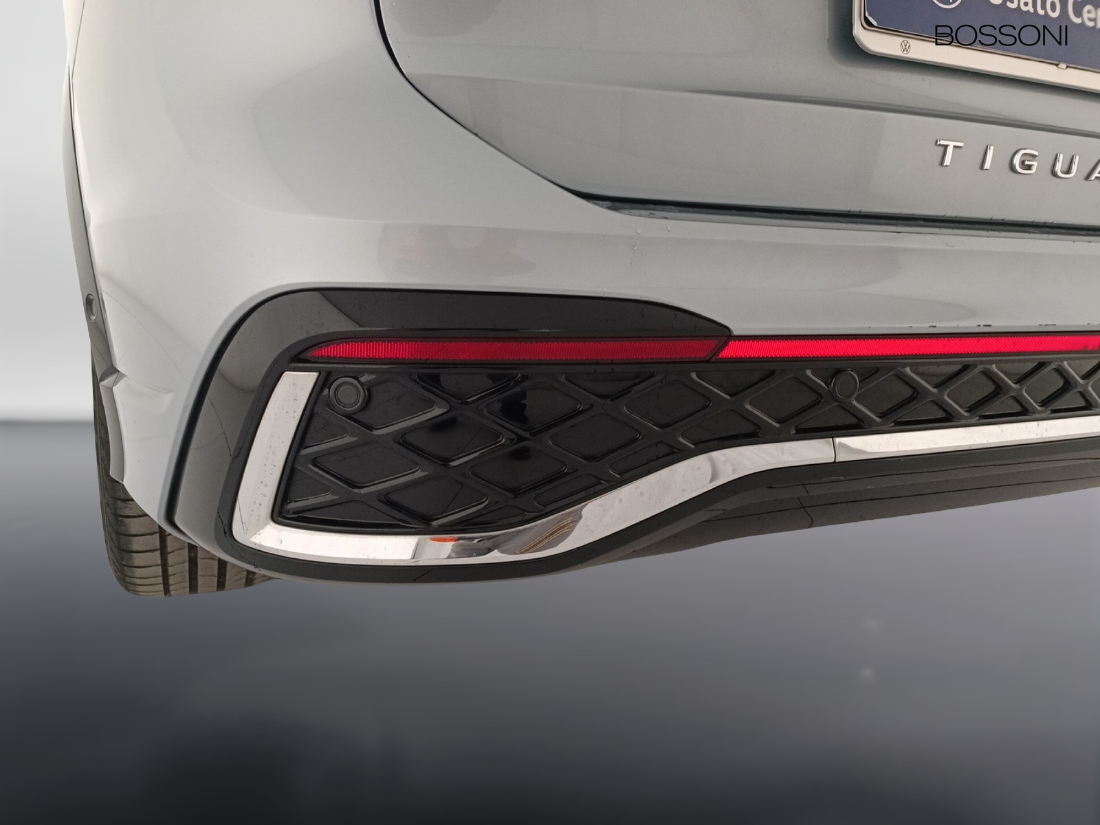 33 - Volkswagen Tiguan 2.0 tdi scr 150cv r-line dsg