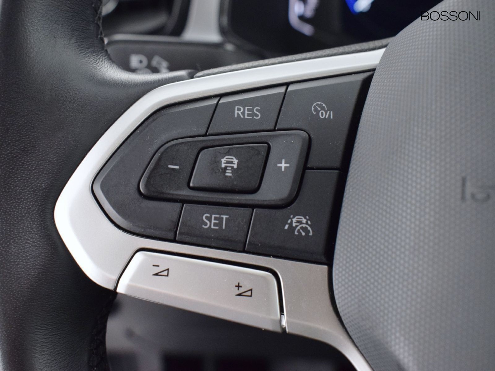 24 - Volkswagen T-Roc 2.0 tdi scr 115cv life