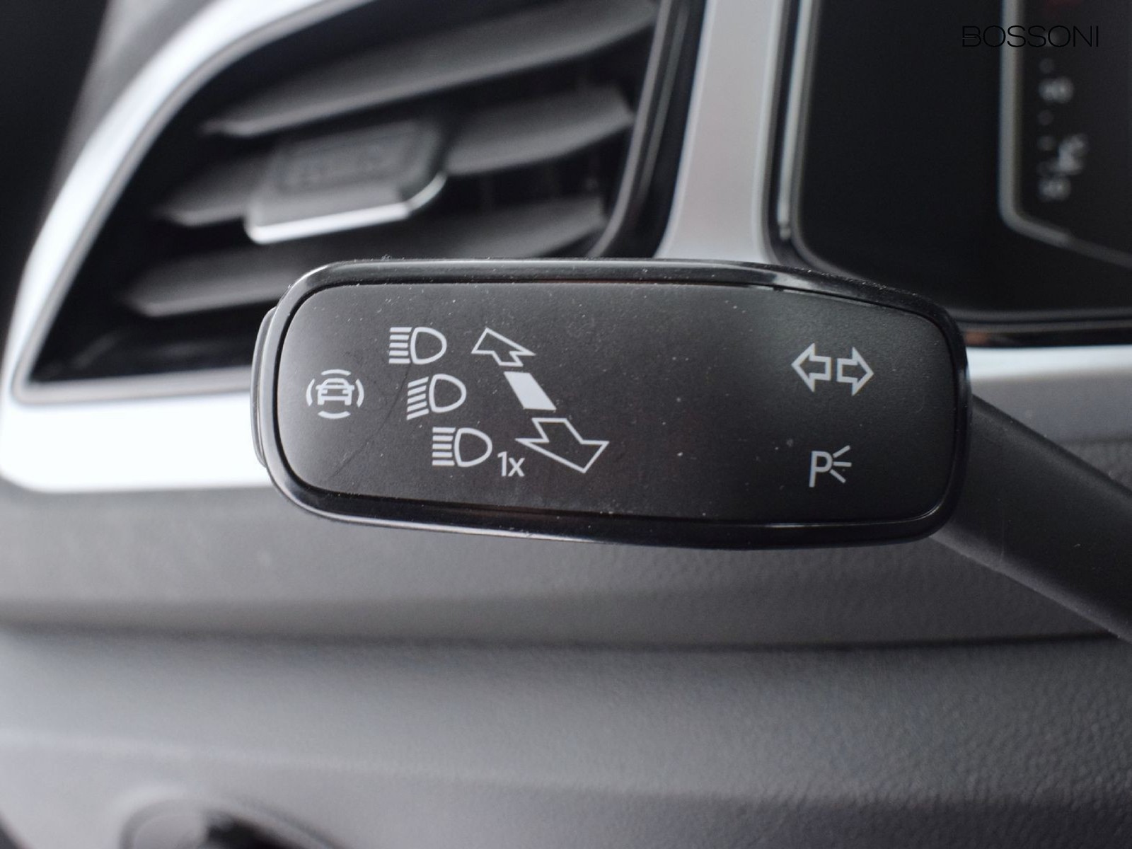 26 - Volkswagen T-Roc 2.0 tdi scr 115cv life