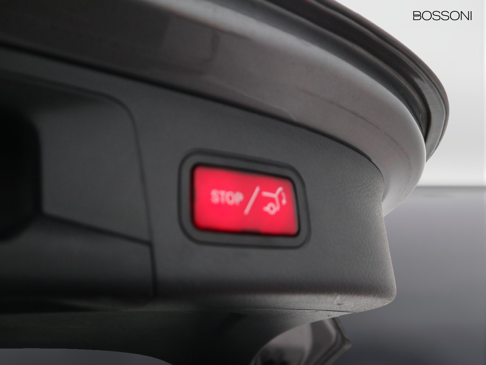 16 - Mercedes GLA 200 d premium 8g-dct