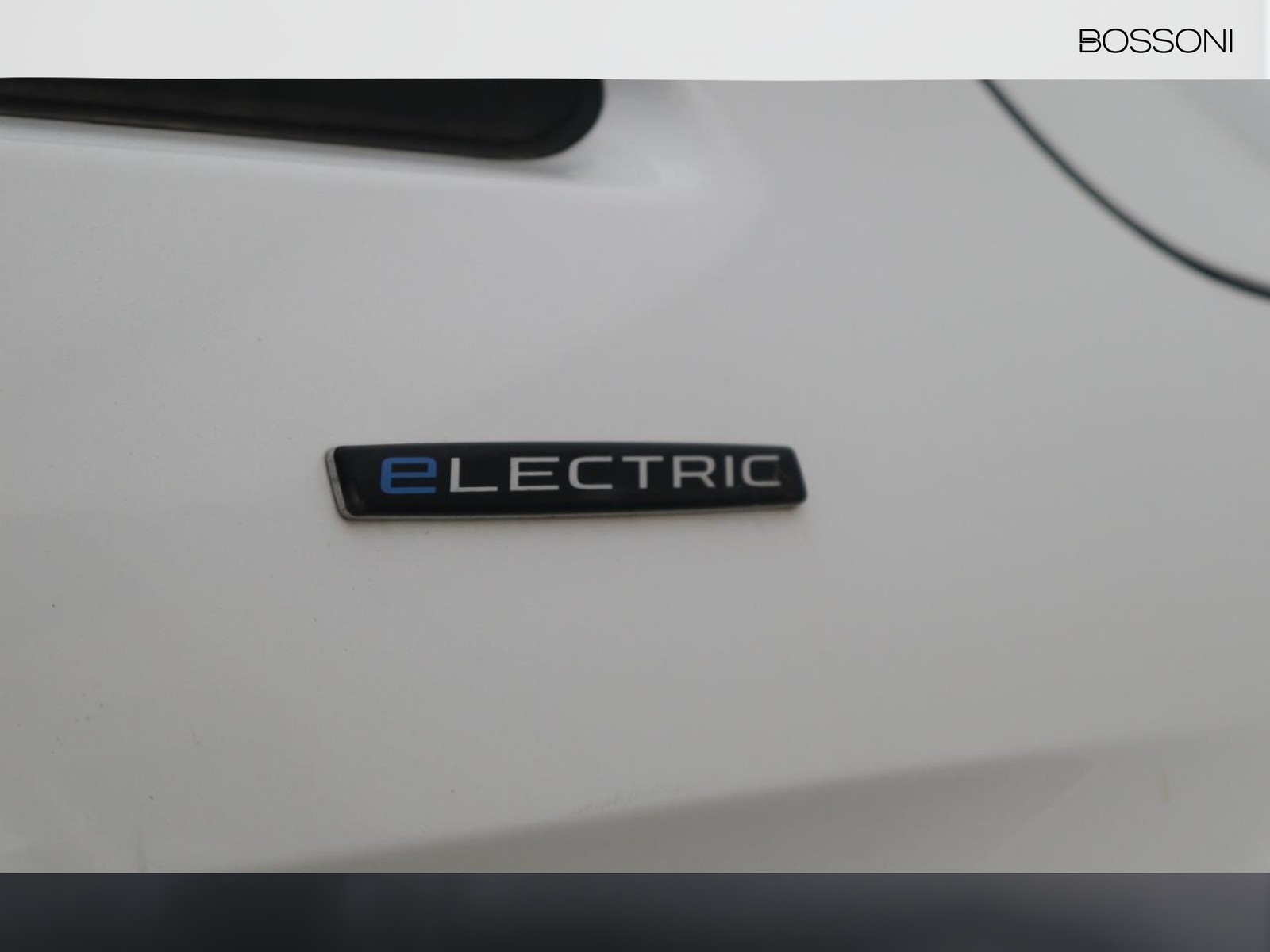 4 - Mercedes Vans Vito efurgone long 35kwh