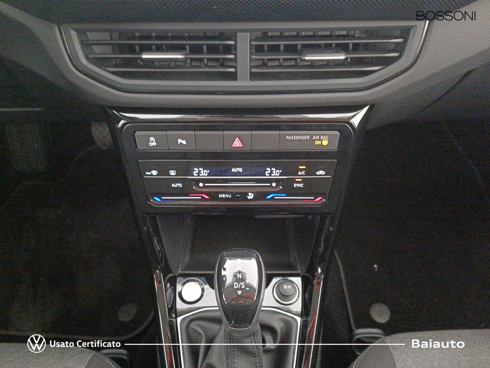 11 - Volkswagen T-Cross 1.0 tsi 115cv life dsg