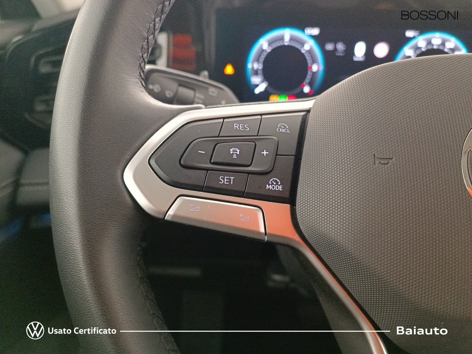 15 - Volkswagen Tiguan 2.0 tdi scr 150cv life dsg