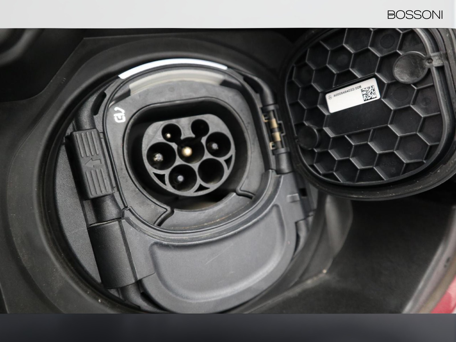 18 - Mercedes GLA 250 e plug in hybrid (e eq-power) premium 8g-dct