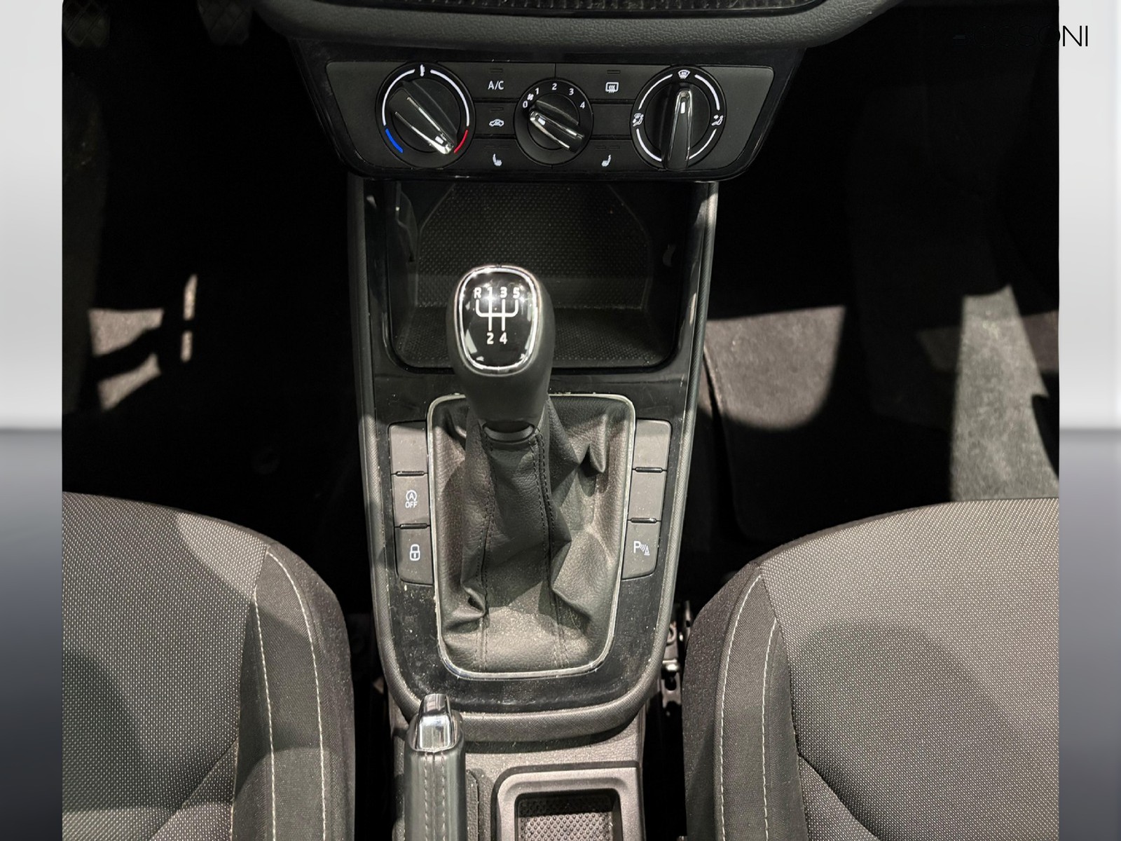 14 - Skoda Fabia 1.0 tsi 95cv young edition