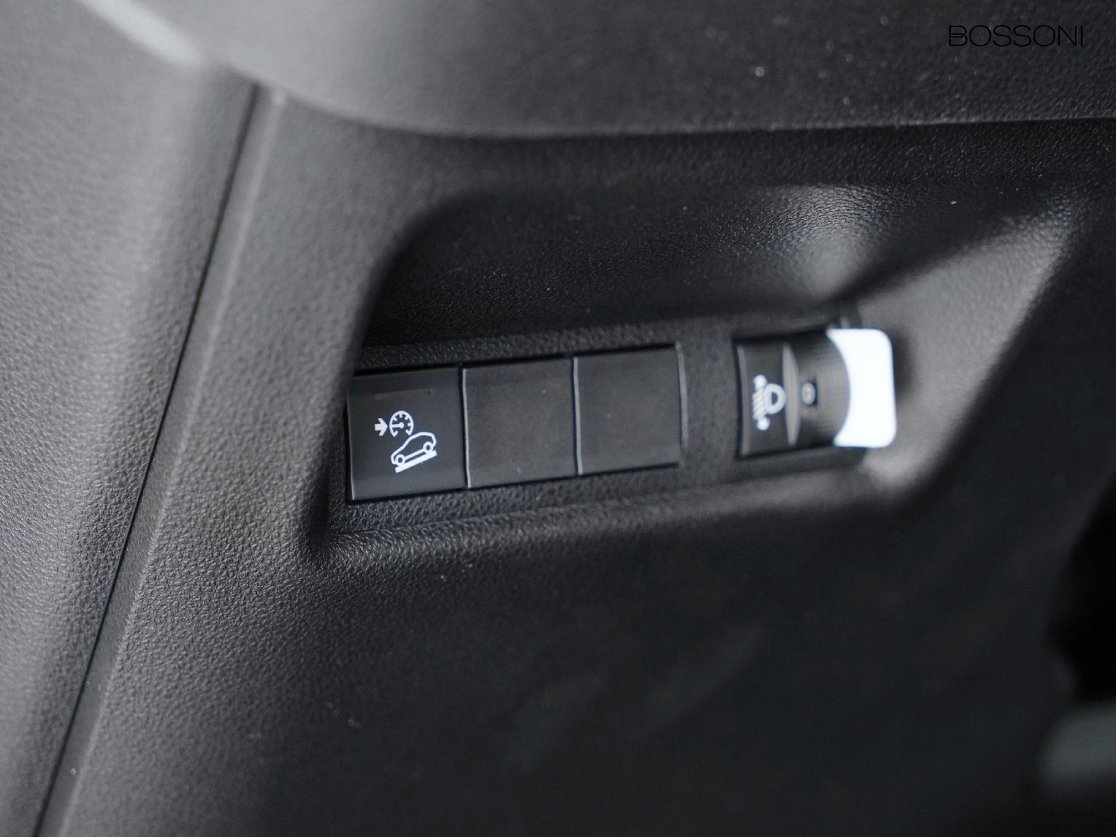 16 - Jeep Avenger full-electric longitude fwd auto