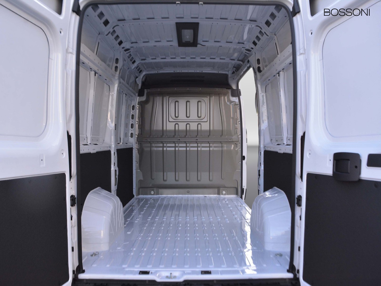 14 - Peugeot Boxer 35 l2h2 2.2 diesel 140cv s&s