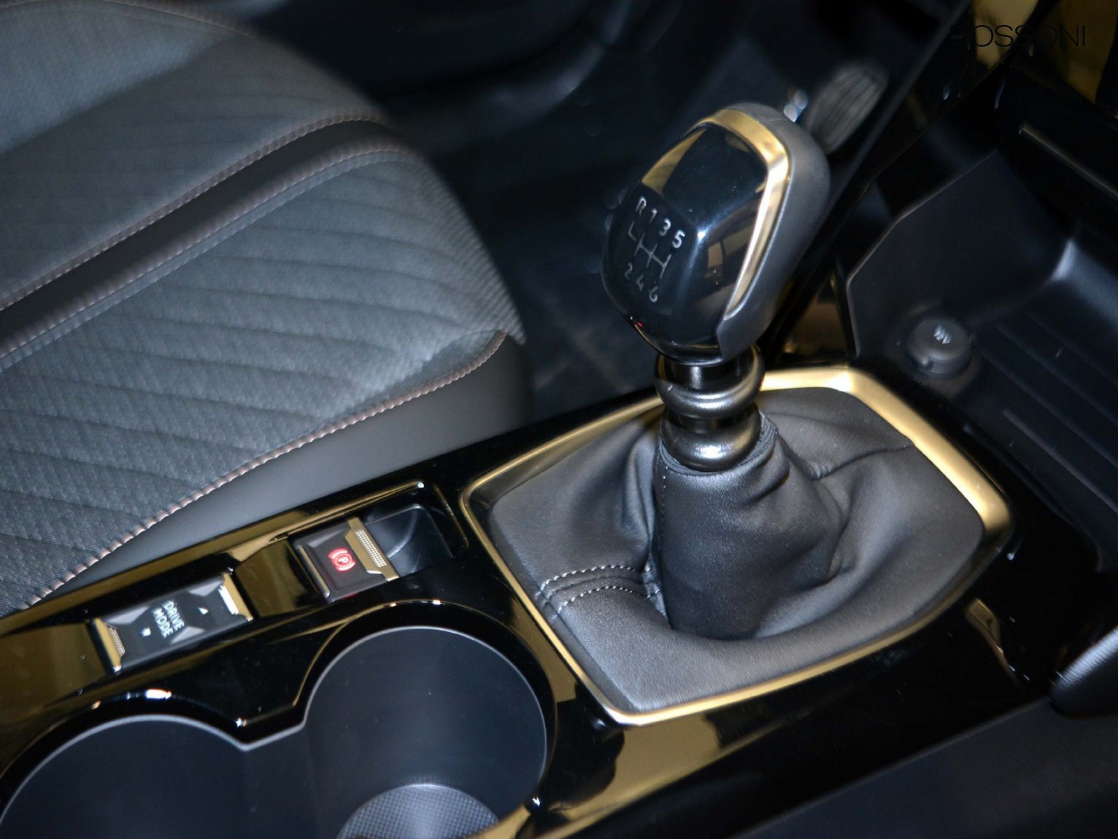 17 - Peugeot 2008 1.2 puretech 100cv allure s&s