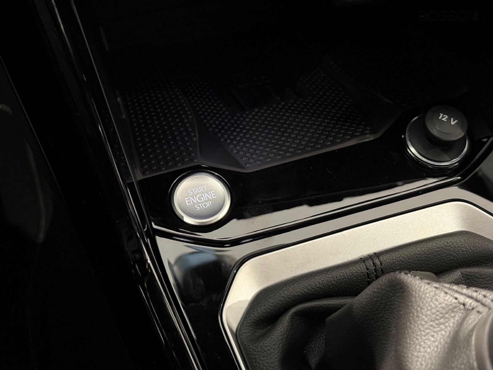 11 - Volkswagen T-Roc 1.0 tsi 115cv r-line plus