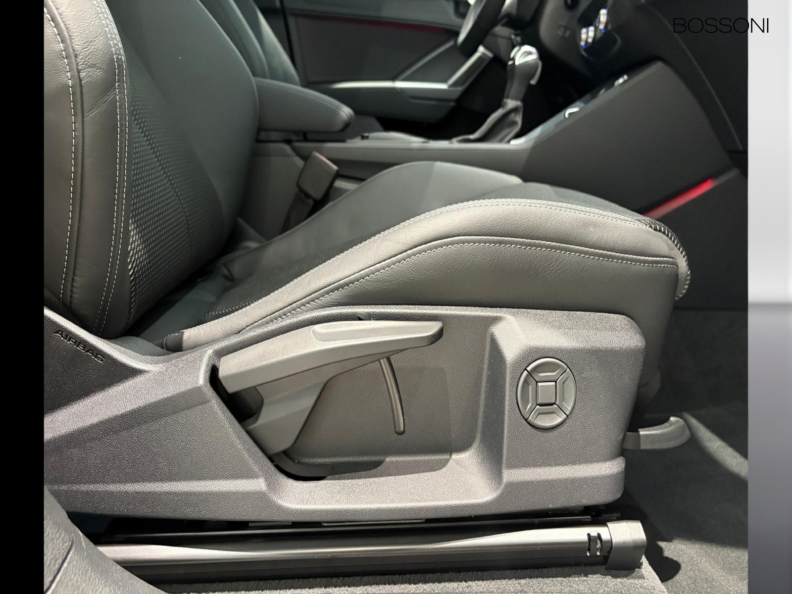 21 - Audi Q3 35 2.0 tdi business advanced s tronic