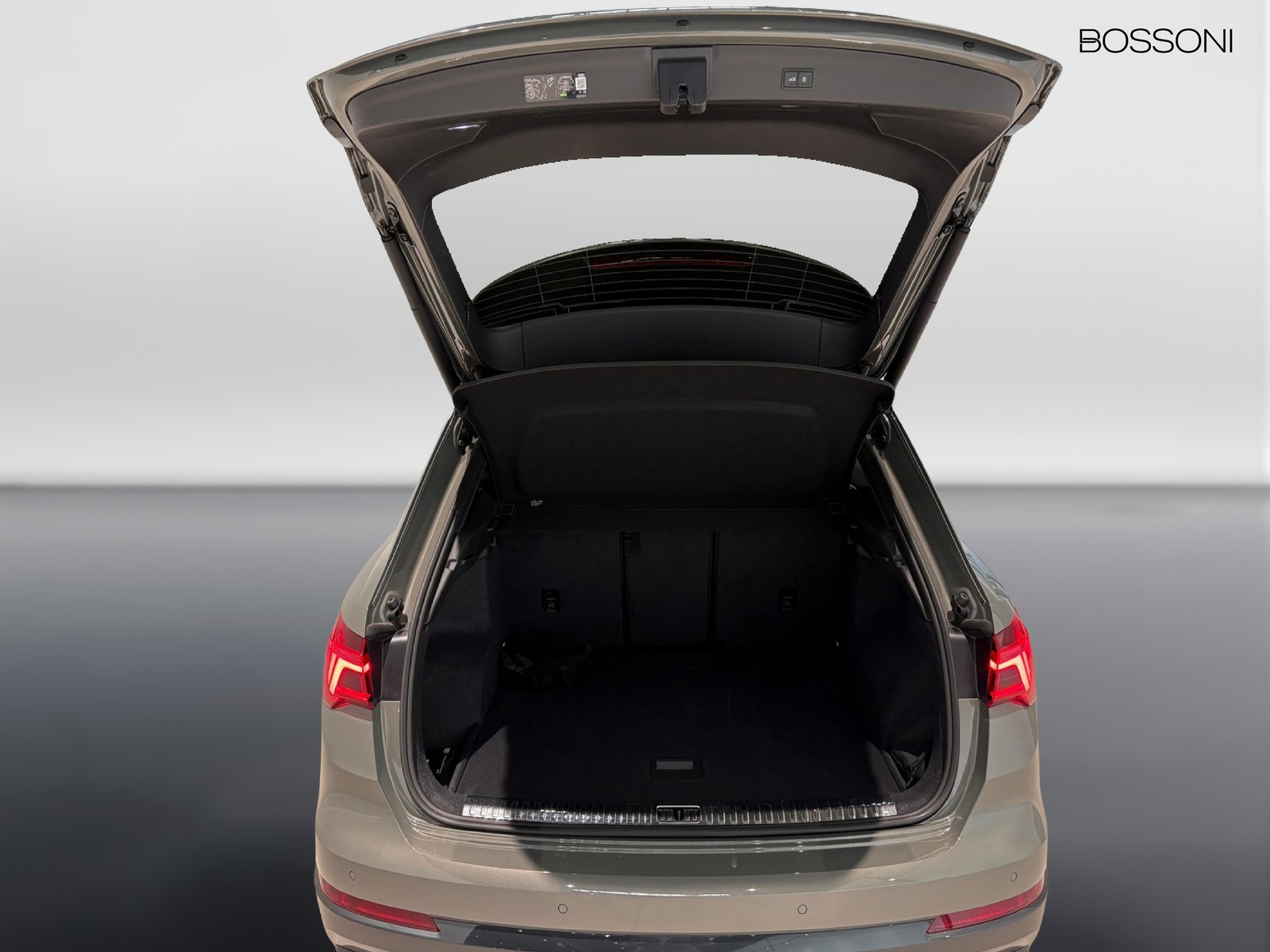 30 - Audi Q3 35 2.0 tdi business advanced s tronic