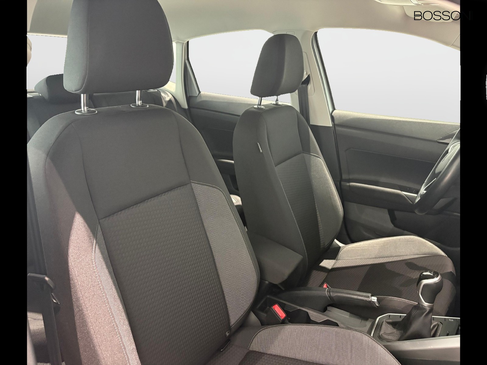 8 - Volkswagen Polo 1.0 evo 80cv life