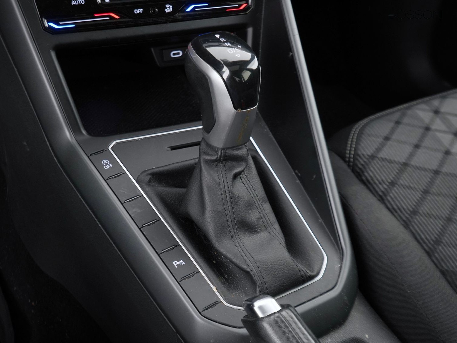 24 - Volkswagen Taigo 1.5 tsi act 150cv r-line dsg