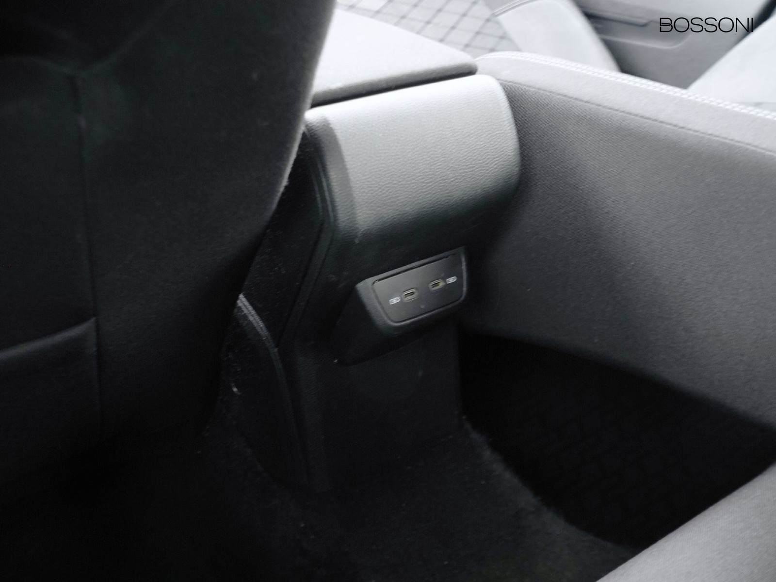 30 - Volkswagen Taigo 1.5 tsi act 150cv r-line dsg