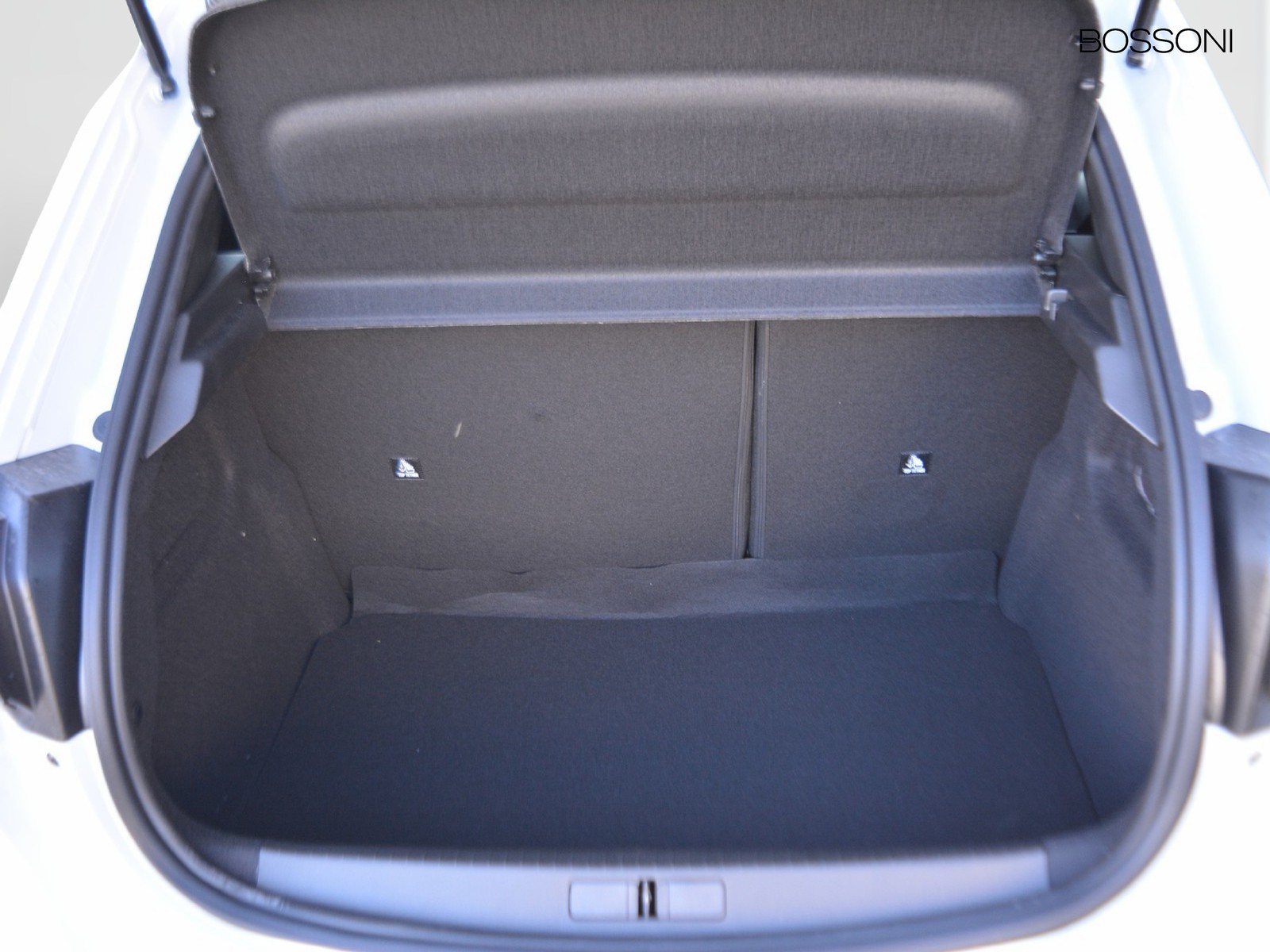 14 - Peugeot 208 1.2 puretech 100cv business s&s