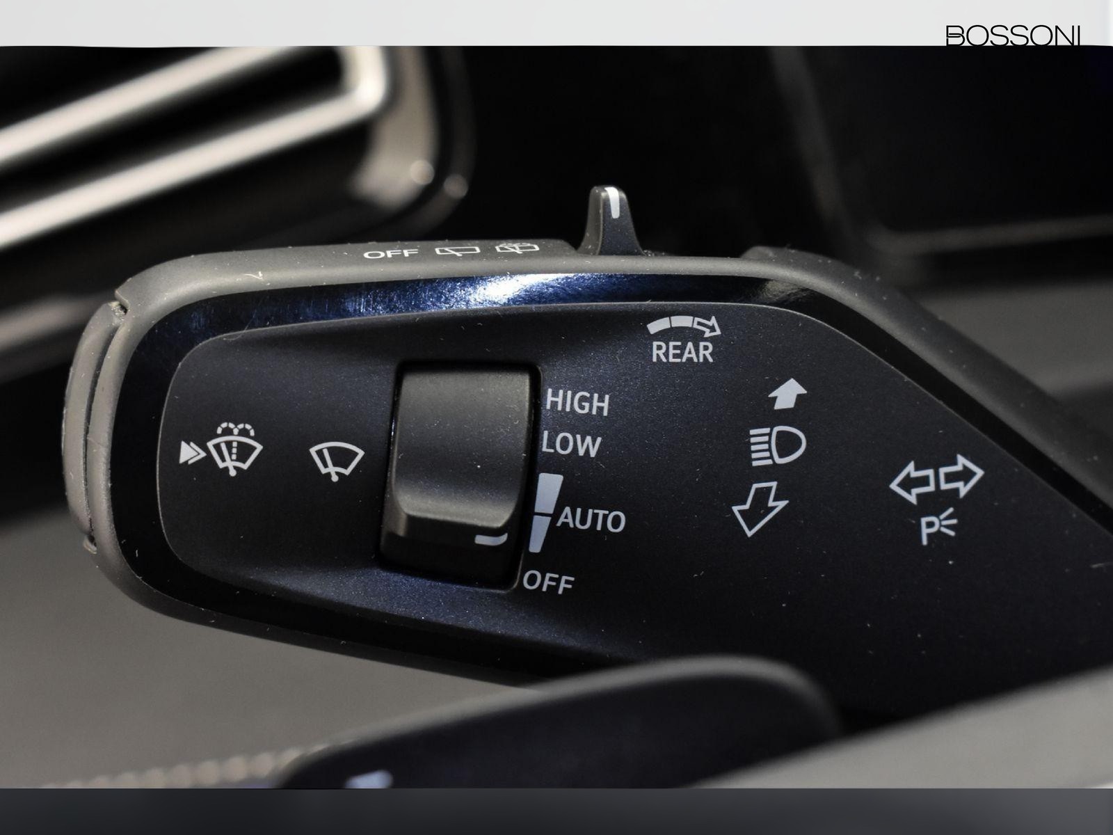 14 - Volkswagen Tiguan 2.0 tdi scr 150cv r-line dsg