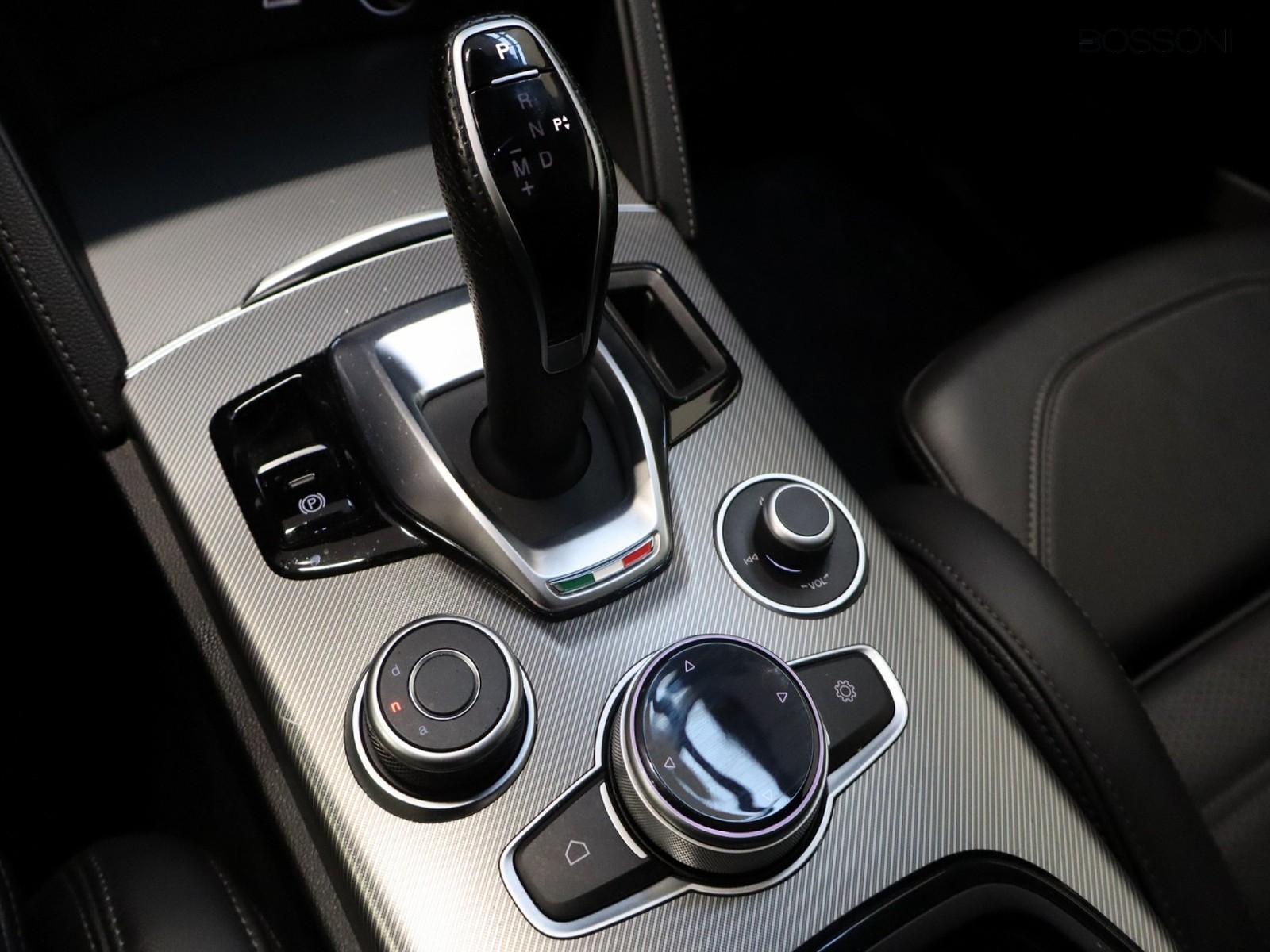 14 - Alfa Romeo Stelvio 2.2 turbo 210cv veloce q4 at8