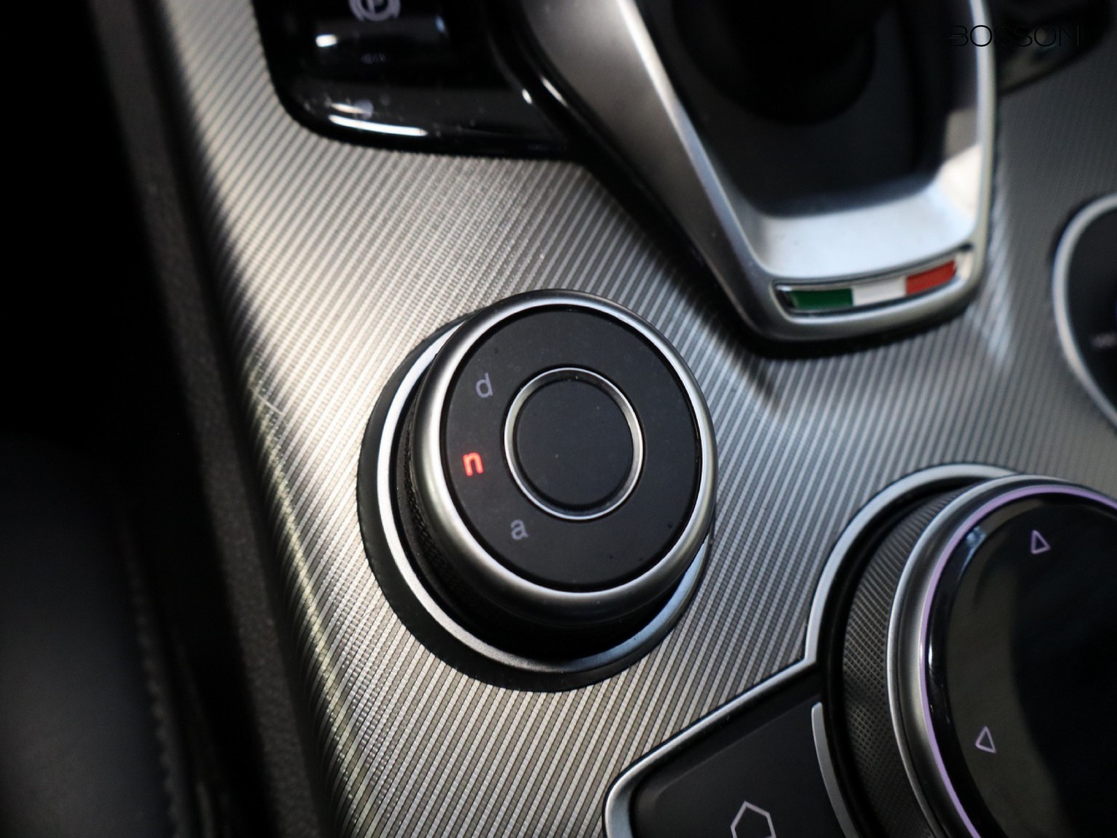 16 - Alfa Romeo Stelvio 2.2 turbo 210cv veloce q4 at8